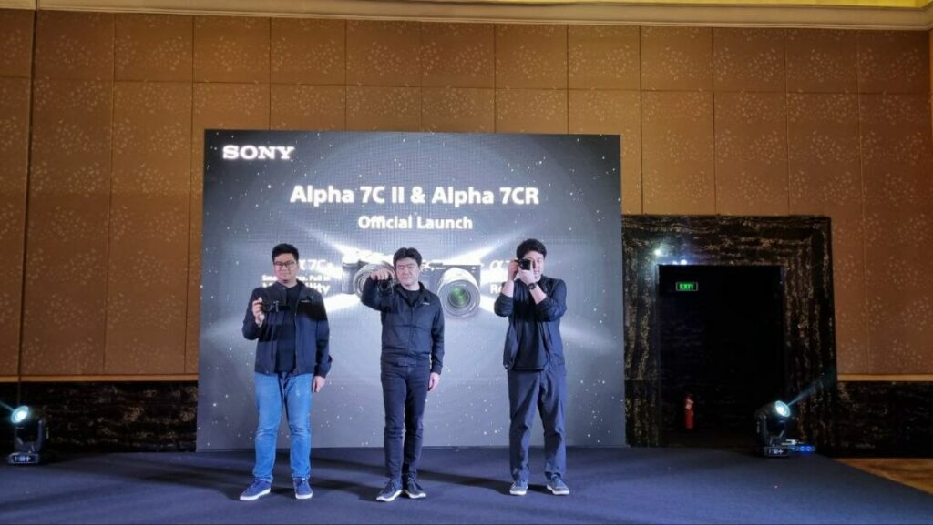 Sony Alpha 7CR dan Alpha 7C II